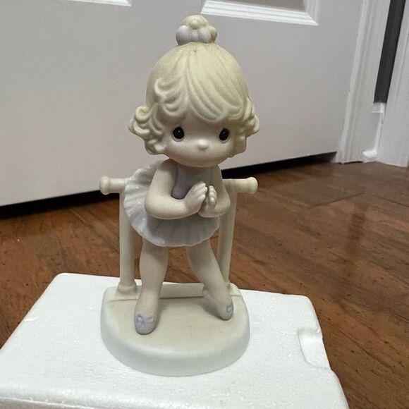 Enesco Precious Moments 1985 Lord Keep Me On My Toes - Picture 1 of 10